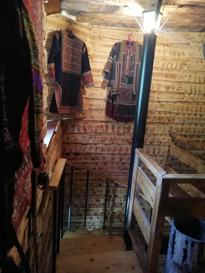 "Front Castle" Hotel Shatili Екстериор снимка