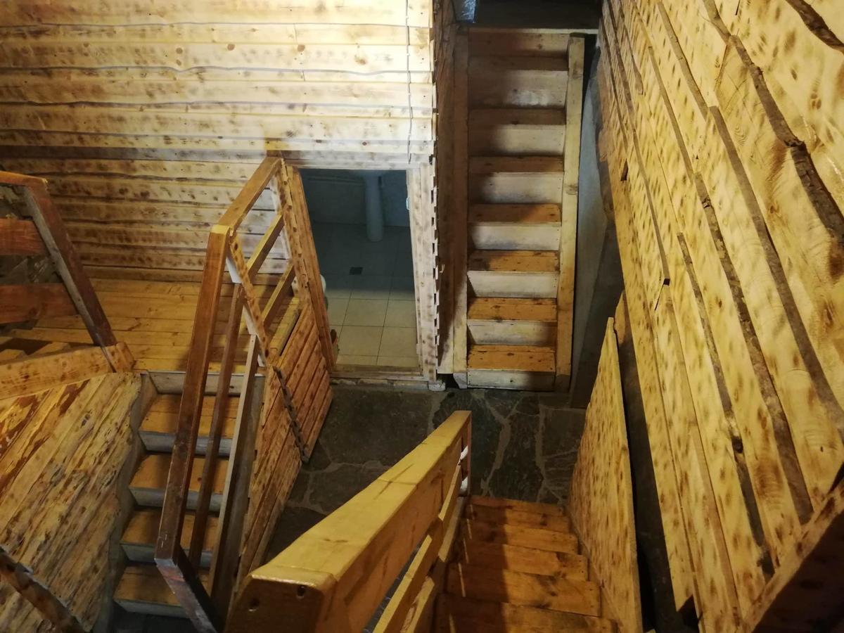 "Front Castle" Hotel Shatili Екстериор снимка